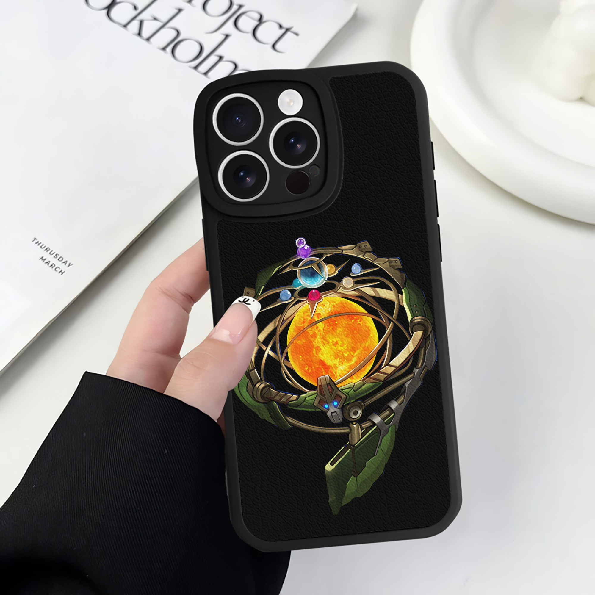 遊☆戯☆王 Yu-Gi-Oh! 【iPhone 16シリーズ対応】シリコンスマホケース（レザー調） 材質：シリコン